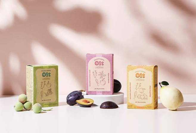 휴롬오잇 배도라지 과일청 스틱 3종. 휴롬 제공