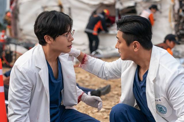 ‘옥씨부인전’으로 눈도장을 찍은 추영우는 ‘중증외상센터’를 통해 대세로 주목받고 있다. 그는 양재원을 연기하며 다양한 매력을 드러냈다. 넷플릭스 제공