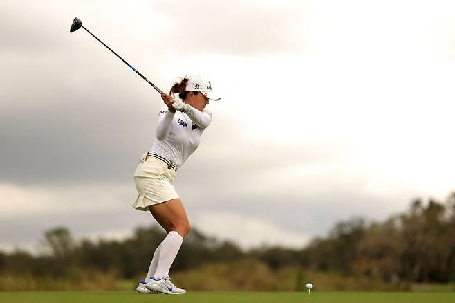 부상과 부진 등을 털어내고 재도약을 노리는 고진영이 힘차게 티샷하고 있다. 사진 | AFP 연합뉴스