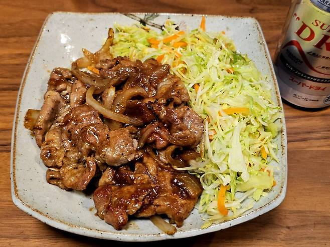 20250205_200704.jpg <도쿄외노자> 아내가 외출이어서 직접 만든 생강돼지목살 구이.jpg