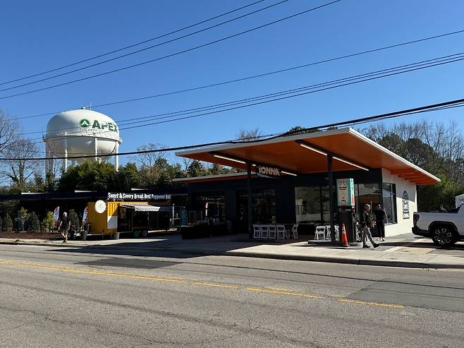 Photo of the first ultrafast charging station by Ionna, a North American EV fast-charging network, in Apex, North Carolina (Hyundai Motor Group)