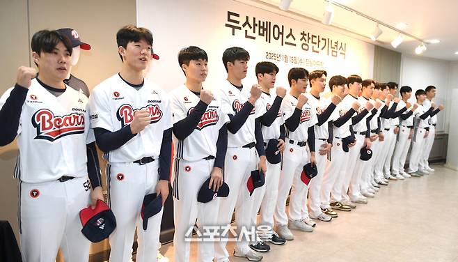 두산 신인 선수들이 파이팅을 외치고 있다. 사진 | 최승섭기자 thunder@sportsseoul.com