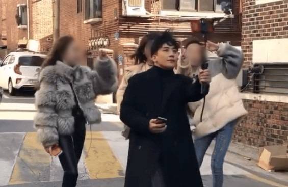 버닝썬 게이트 장본인으로 지정되며 연예계에서 퇴출된 승리(본명 이승현)의 근황이 포착됐다. /사진=온라인커뮤니티