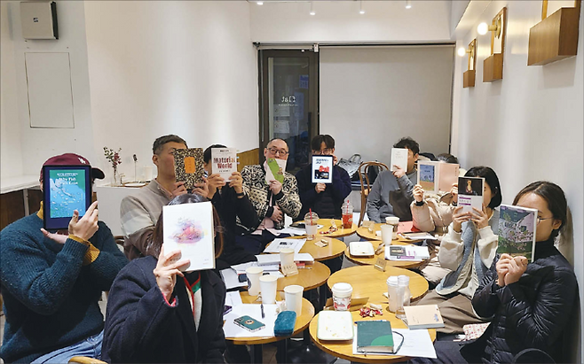 독서 모임 ‘아그레아블’은 일반 독서 동호회에서 플랫폼 사업으로 확장한 사례다. (아그레아블 제공)