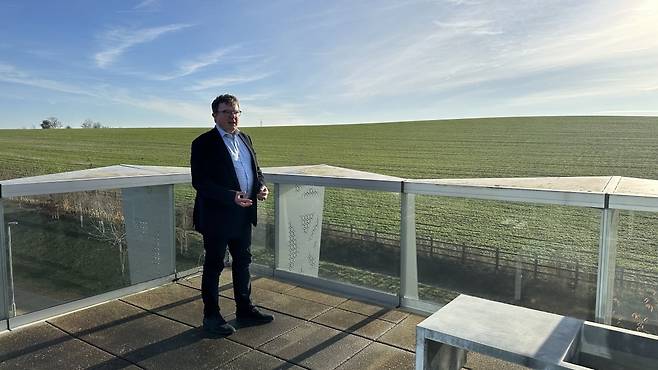 Arm 본사의 옥상에 올라가면 이같은 풍경이 나타난다. 리차드 그리센스웨이트 Arm 총괄 부사장은 "개발에 몰두하다 쉴 수 있는 공간"이라고 설명했다. / 사진=강경주 기자