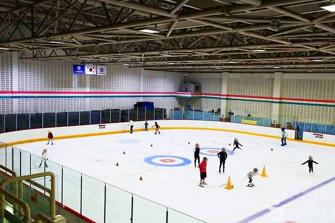 부산실내빙상장 내부