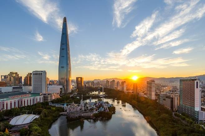 포브스 별 등급 평가에서 2단계 하락한 시그니엘 서울.