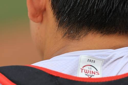 포수 이주헌 머리카락에 맺힌 땀방울 신현우 기자 nowwego@yna.co.kr