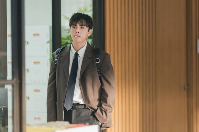 배우 김도훈이 '나의 완벽한 비서' 종영을 맞아 촬영 비하인드 인터뷰를 공개했다. 스튜디오S·이오콘텐츠그룹 제공