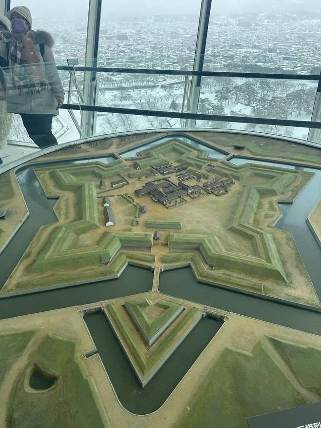 75ea8676c18a1dff239a8ee2449c706a7d8588bc95c2a9a51edf235716a8f8e4fed7755f83b762ab36f53aec52195404baee53e064