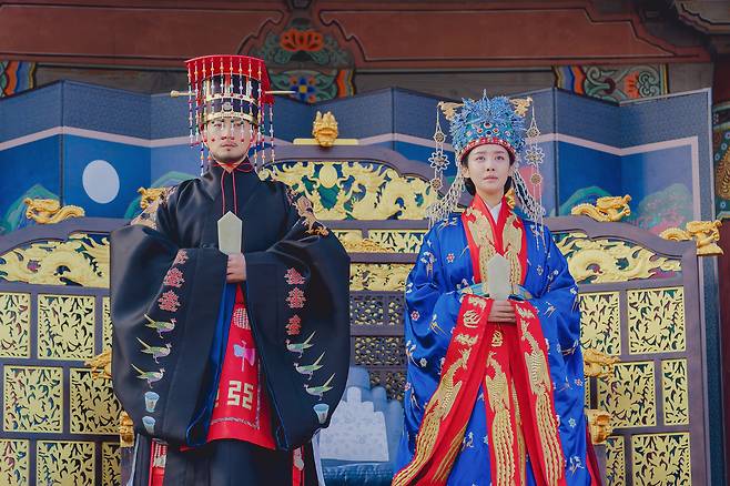 tvN X TVING 오리지널 드라마 ‘원경’은 남편 태종 이방원(이현욱)과 함께 권력을 쟁취한 원경왕후(차주영)의 감춰진 이야기를 그렸다.