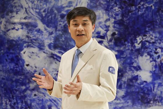 윤종현 교수(은평성모병원 류마티스내과)는 "통풍은 단순한 관절 질환이 아니다"라고 강조한다. '뉴스 페어링'에서 올바른 치료 및 예방법을 정리했다. 임현동 기자