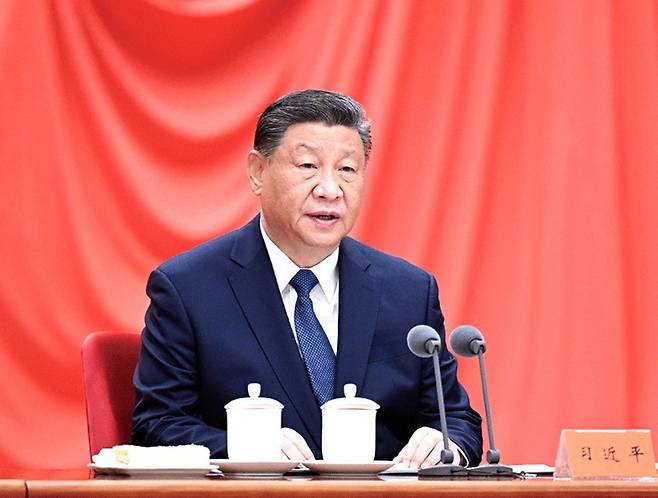 중국은 미국 수출길이 좁아지면 우회 수출로를 확보하거나 한국 등 제 3국 투자를 늘릴 가능성이 크다. 사진은 지난 1월 20일 공산당 정치국회를 주재하고 있는 시진핑 중국 국가주석./뉴시스