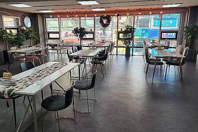 진프라임 2층에 마련된 스테이크하우스 공간.ⓒ데일리안 최승근기자