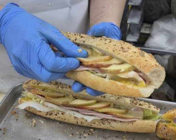 성심당의 샌드위치 메뉴 중 하나인 ‘애플브리치즈 샌드위치’. 자료 : 성심당 본점 인스타그램