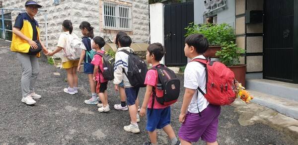 용산구 워킨스쿨버스 운영 모습(사진제공=용산구청)