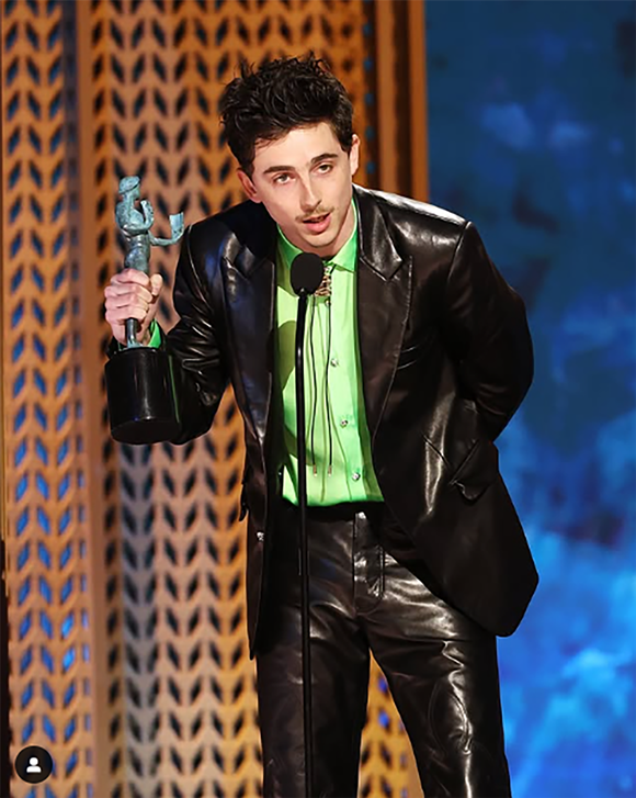 영화 '컴플리트 언노운'에서 밥 딜런을 연기한 티모시 샬라메가 미국배우조합상에서 남우주연상을 거머쥐었다. /'컴플리트 언노운' 공식 SNS