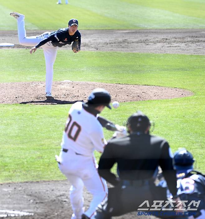 무사 1,3루 위기에서도 직구를 던져 요미우리 타선과 승부를 펼쳤다