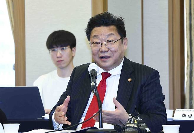뉴시스
