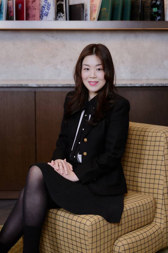 방우정 레토피아 살롱 대표는 현재 K팝 아이돌의 '자컨'(자체 콘텐트) 문법을 만든 인물로 꼽힌다. 2010년 하이브 전신인 빅히트에 입사해 15년간 '달려라 방탄' '인더숲' 'BTS 페스타' 등의 콘텐트를 만들었다. 사진 레토피아 살롱