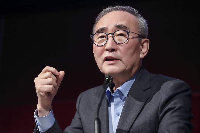 KT Corp. CEO Kim Young-shub speaks during a press conference held on the sidelines of MWC 2025 in Barcelona, Spain, Tuesday. (KT Corp.)