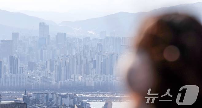 서울 중구 남산에서 바라본 서초·강남권 아파트 일대. 2025.3.3/뉴스1 ⓒ News1 김성진 기자