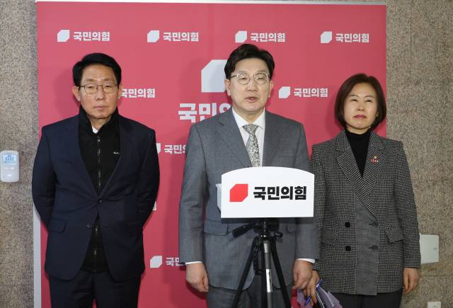 ▲국민의힘 권성동 원내대표가 6일 서울 여의도 국회에서 의료인력 수급 등 현안 브리핑을 하고 있다. ⓒ연합뉴스