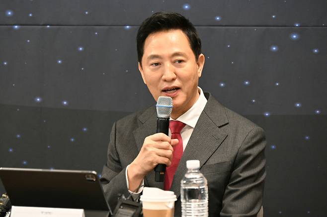 오세훈 서울시장이 지난 5일 서울핀테크랩에서 열린 ‘핀테크 스타트업 간담회’에서 인사말을 하고 있다. 서울시 제공