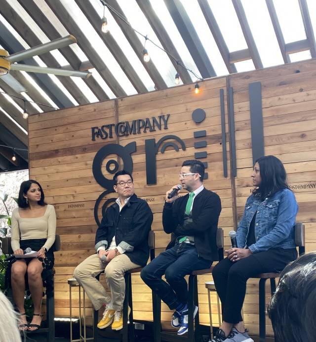 SXSW 패널에 참여해 토론하고 있는 (왼쪽부터) 패스트 컴퍼니 소셜 미디어 디렉터 타니아 라흐만, 위버스 대표 최준, WWS 법인장 아론 레비츠, 크런치롤 COO 기타 레바프라가다. 네이버웹툰 제공