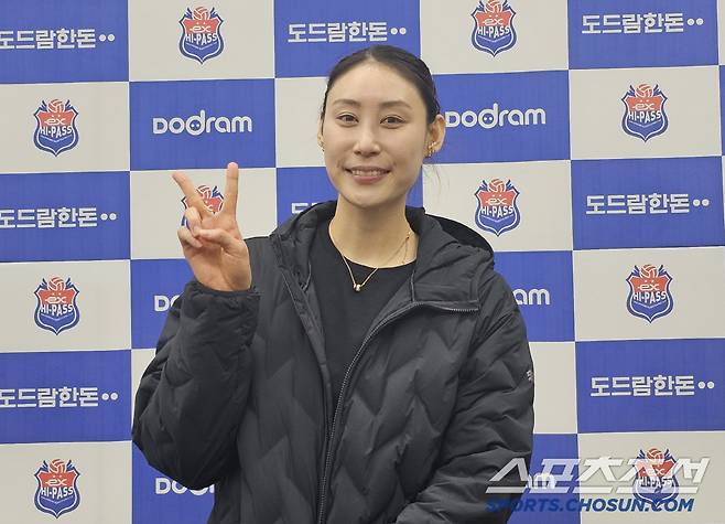 인터뷰에 임한 배유나. 김영록 기자