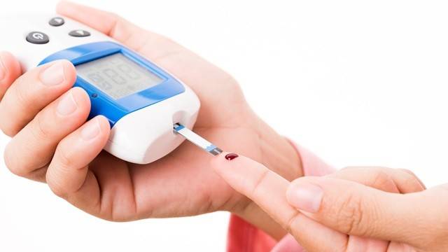혈당을 수시로 확인하고 적정 범위로 조절해야 당뇨병 합병증을 막을 수 있다|출처: 게티이미지뱅크