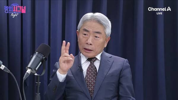 ▲정규재 전 한국경제신문 주필이 지난 12일 채널A 유튜브 정치시그널에 출연해 이재명 더불어민주당 대표와 대담을 하고 있다. 사진=채널A 정치시그널 영상 갈무리