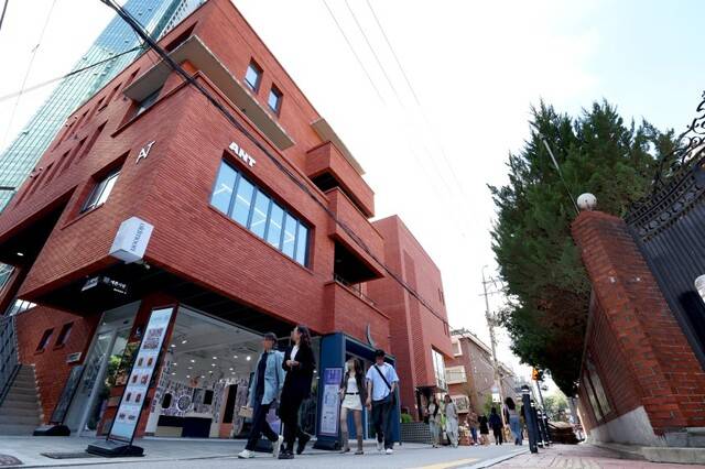 서울 성동구 성수동의 붉은벽돌 건물 모습. 성동구청