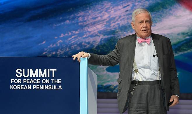 ‘2022 한반도 월드서밋’에 참석한 짐 로저스 로저스 홀딩스 회장이 기조연설을 하고 있다.