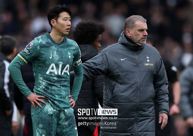 ▲ 현재 손흥민을 향한 비판적인 시선이 있지만, 그의 커리어와 토트넘에서의 영향력을 생각하면 베스트11에서 제외될 선수는 아니다. 데포의 선택이 단순한 개인적 친분에서 비롯된 것인지, 손흥민의 가치를 제대로 평가하지 않은 것인지 의문이 남는다.