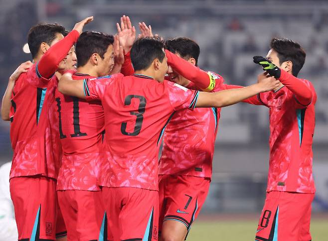 20일 경기도 고양종합운동장에서 열린 2026 북중미 월드컵 아시아 3차 예선 B조 7차전 대한민국과 오만의 경기. 황희찬이 선취골을 넣은 뒤 동료들과 기뻐하고 있다. 사진=연합뉴스