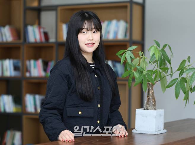 ENA 예능 '언더커버' 출연 이지민이 17일 오후 서울 중구 순화동 KG타워 20층 라운지에서 진행된 일간스포츠와의 인터뷰에 앞서 포즈를 취하고 있다. 서병수 기자 qudtn@edaily.co.kr /2025.03.17/