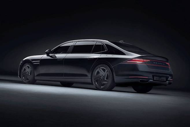 제네시스 G90 롱 휠 베이스 블랙