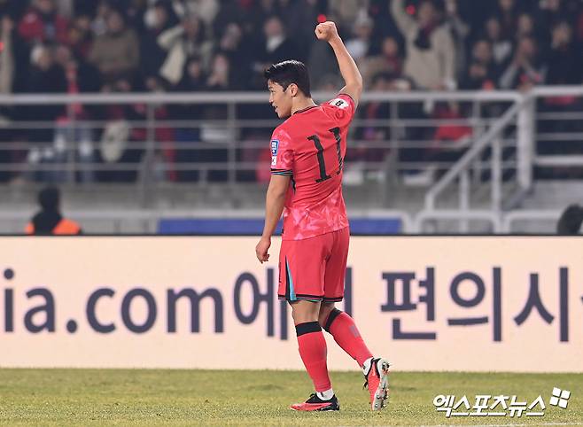황희찬이 20일 고양종합운동장에서 열린 대한민국과 오만의 2026 국제축구연맹(FIFA) 북중미 월드컵(캐나다-미국-멕시코 공동개최) 아시아지역 3차 예선 B조 7차전에 선발 출장해 골맛을 봤다. 고양, 고아라 기자