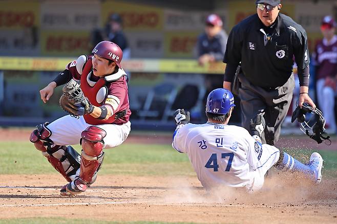 5회 득점하는 강민호. 삼성 제공