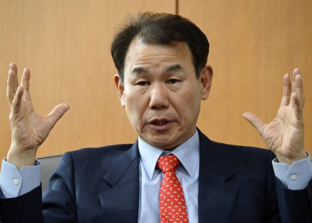 정은보 한국거래소 이사장이 서울 영등포구 여의도 한국거래소에서 서울경제신문과 만나 인터뷰를 하고 있다. 성형주 기자