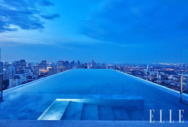 스위트룸 투숙객은 인피니티 풀을 24시간 이용할 수 있다.