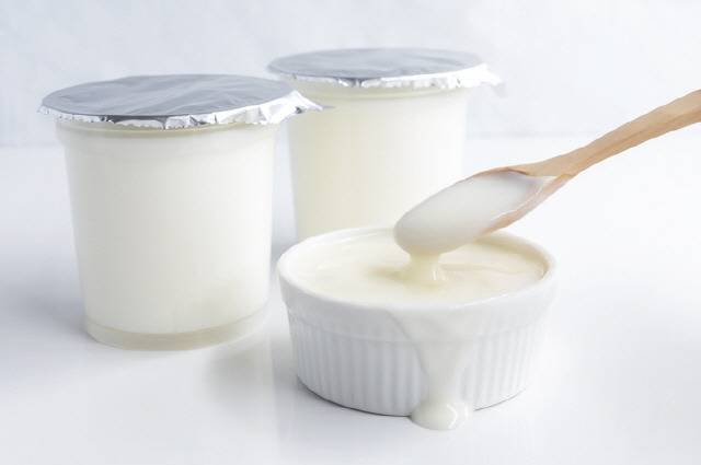 크론병, 장누수증후군, 암 환자 등은 요거트처럼 유산균이 많은 음식은 먹지 않는 게 좋다. 게티이미지뱅크