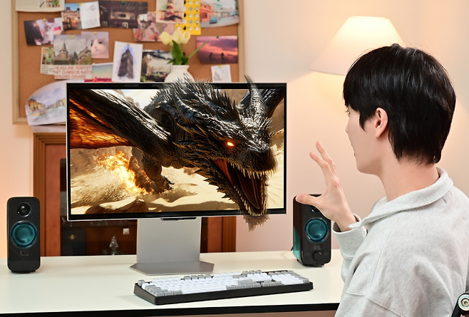 국내 최초 무안경 3D 게이밍 모니터 '오디세이 3D'. 삼성전자 제공