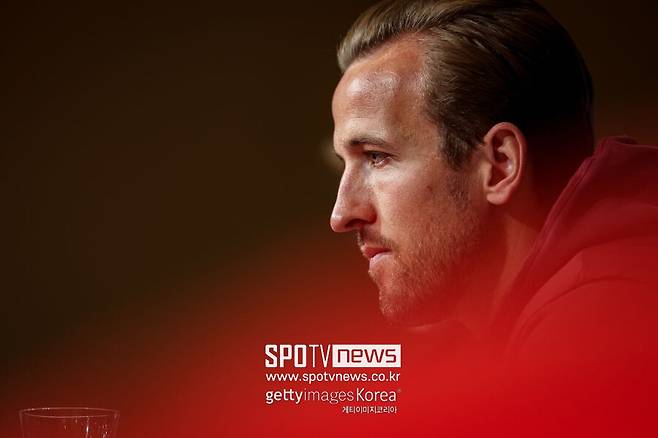 ▲ 케인의 계약에는 일정한 방출 조항이 삽입된 것으로 알려져 있다. 영국 매체 ‘기브미스포츠’는 “케인의 이적은 6700만 파운드(약 1200억 원)의 방출 조항에 따라 가능하며, 1년 후에는 이 금액이 5400만 파운드(약 970억 원)로 낮아진다”고 보도했다.