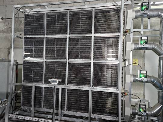 대전지하철 서대전네거리역 환기실에 설치된 대용량 무필터 초미세먼지 저감장치.