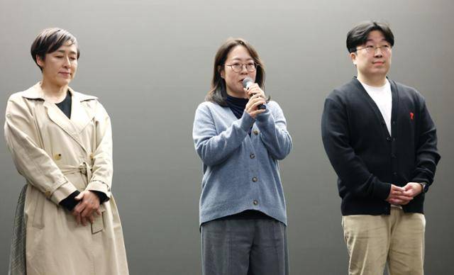 제작사 크레아 스튜디오의 황인영 공동대표(가운데)가 25일 오후 서울 마포구 스탠포드 호텔에서 열린 MBN 새 오디션 프로그램 언더피프틴 제작 관련 긴급 제작보고회에서 발언하고 있다. 언더피프틴은 글로벌 최초로 진행되는, 만 15세 이하 K팝 신동 발굴 세대교체 오디션 프로그램이다. 뉴스1