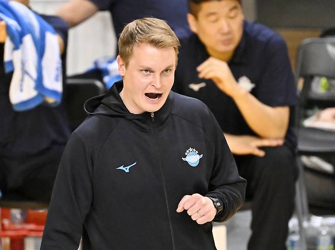 토미 틸리카이넨 감독. 사진 | 한국배구연맹