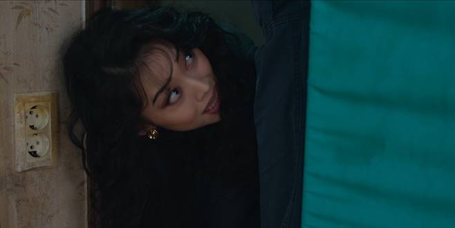 Pretty Actor: Unmasked by '90s Makeup Jung Seo in 'Spring Spring'