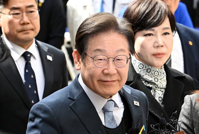 ▲ 더불어민주당 이재명 대표가 26일 서울 서초구 서울고등법원에서 열린 공직선거법 위반 혐의 2심 선고 공판에 출석하고 있다. ⓒ연합뉴스